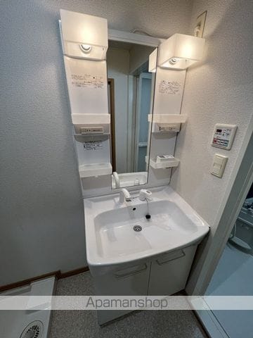 オリーブの内装写真