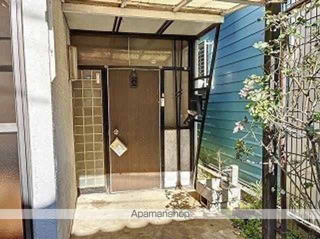 東武鉄道東上線 ふじみ野駅 徒歩30分 2階建 築55年の玄関写真