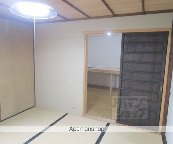 紫野上築山町貸家38-1の内装写真