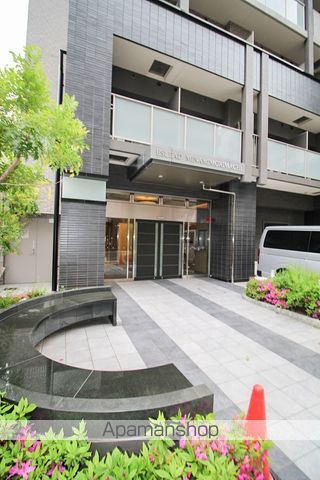 エスリード南森町の玄関写真