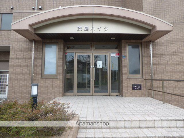 茨島ハイツの玄関写真