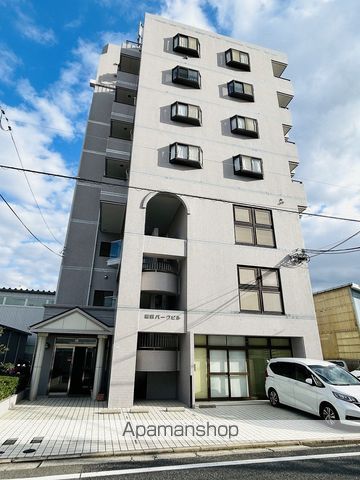 楠原パークビルの外観写真