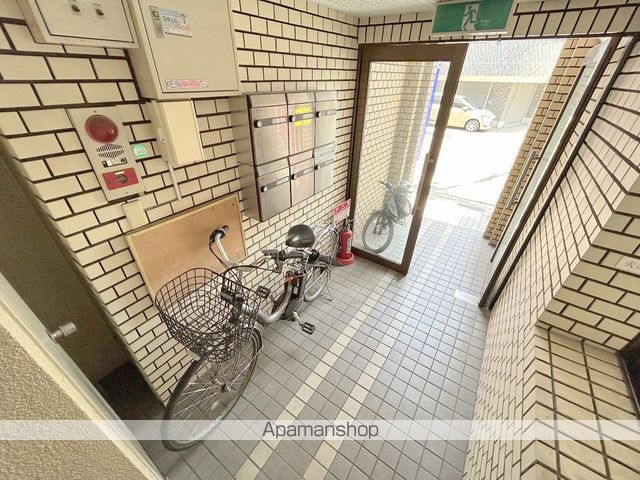メゾン金岡の玄関写真