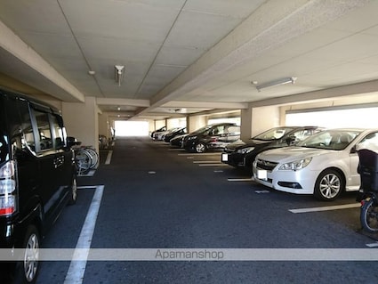 滋賀県大津市唐橋町[2LDK/58.5m2]の駐車場