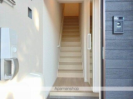 プレシャス・アイル[2LDK/58.6m2]の玄関