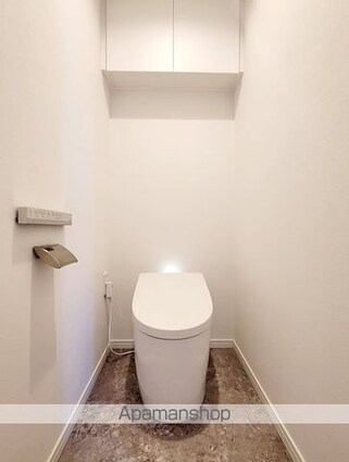 レジディア三軒茶屋Ⅱ[2LDK/64.01m2]のトイレ