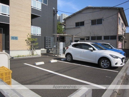 アリュール通町[1K/24.84m2]の駐車場