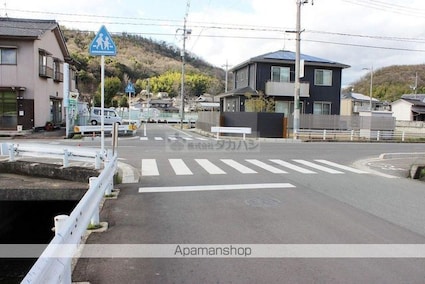 ドゥーロジュマン[2LDK/58.98m2]の周辺1