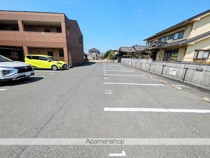 エクレセンス[1LDK/41.04m2]の駐車場