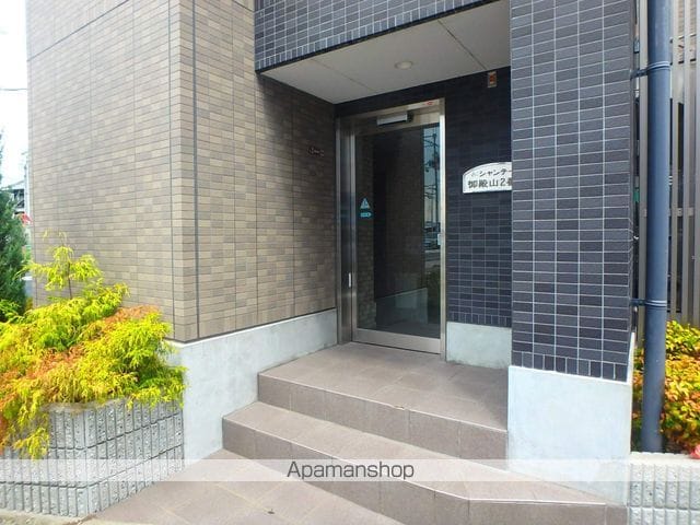 シャンテー御殿山2番館の玄関写真