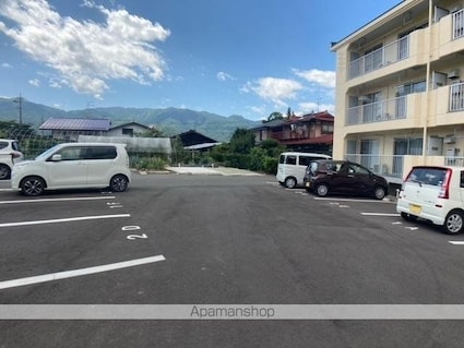 北原レジデンス[2LDK/58m2]の駐車場3