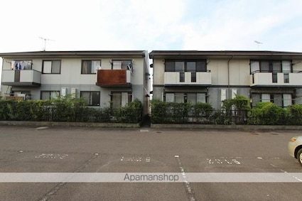 ロイヤルコート川西Ａ・Ｂ[3DK/53.73m2]の外観2