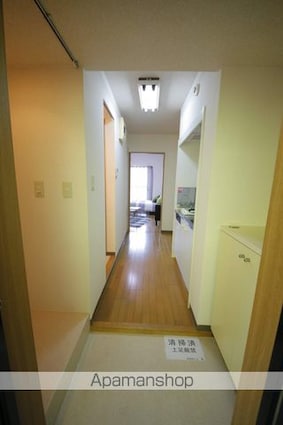 ホワイトレジデンス[1K/23.3m2]の玄関