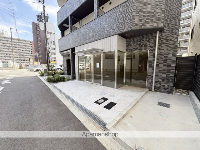コンフォリア・リヴ新梅田の玄関写真