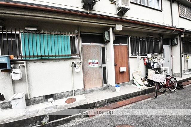 弥生ハウスの玄関写真