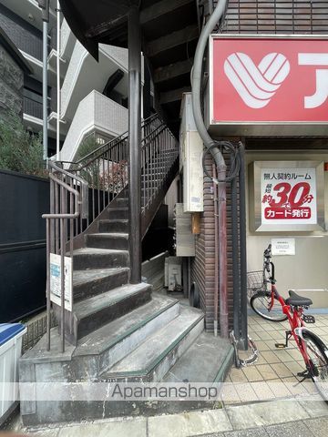 MTKBUILDINGの玄関写真