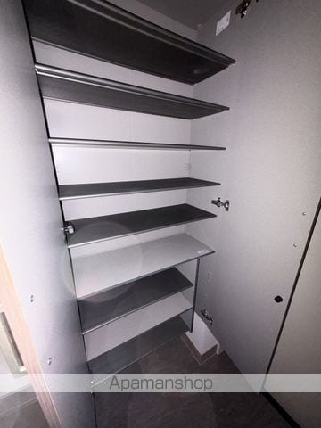 NOBLE RAFFINER 元町の内装写真