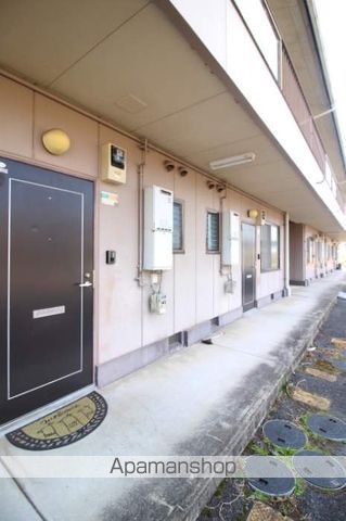 ガーデンパークIIIの玄関写真