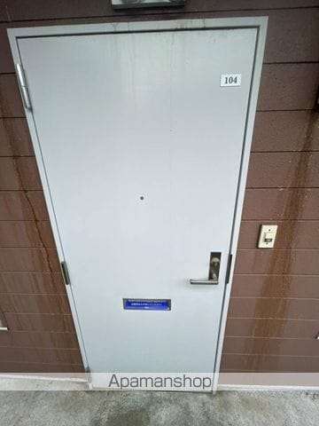 ドルフ伊勢原No8の玄関写真