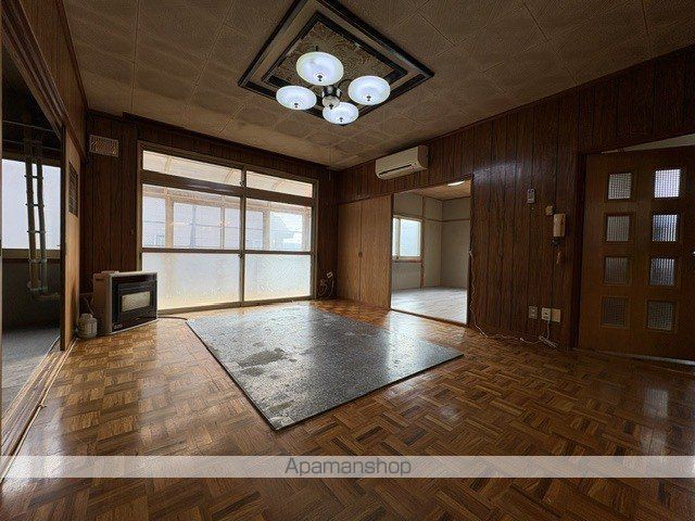 ＪＲ函館本線 滝川駅 バス乗車時間：25分 最寄りバス停で下車 徒歩5分 2階建 築43年の内装写真
