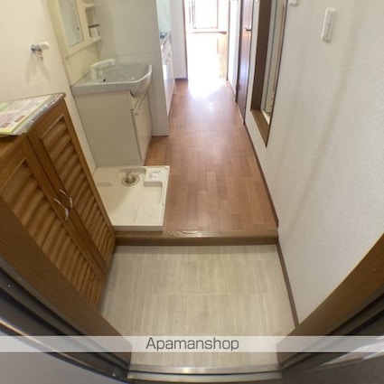 エーヌナイン[1R/27.64m2]の玄関