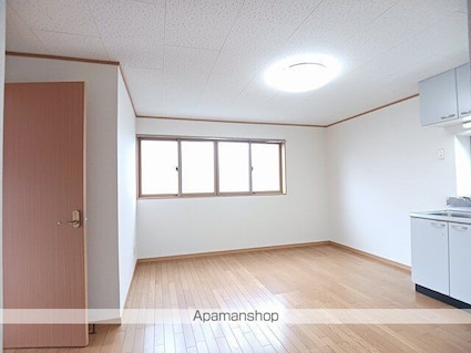 ビュー中御前Ａ棟[2LDK/49.68m2]のリビング・居間1