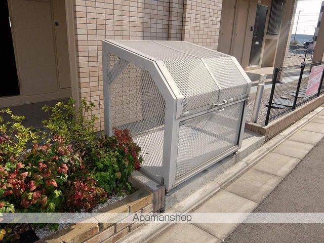 武蔵村山市 2階建 築15年の外観写真