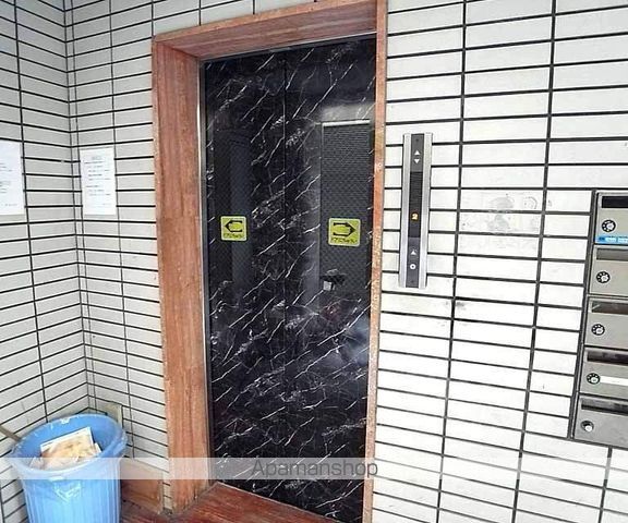 第1パールハイツ上杉の玄関写真