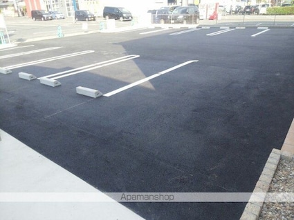 ブリーズ[1K/36.25m2]の駐車場