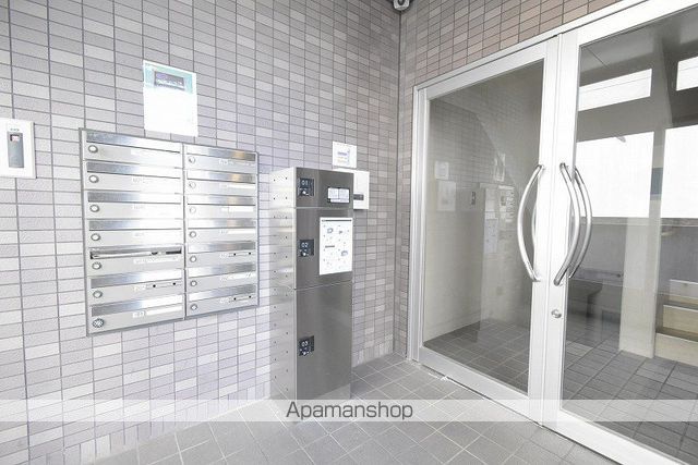 クレア西岡の玄関写真
