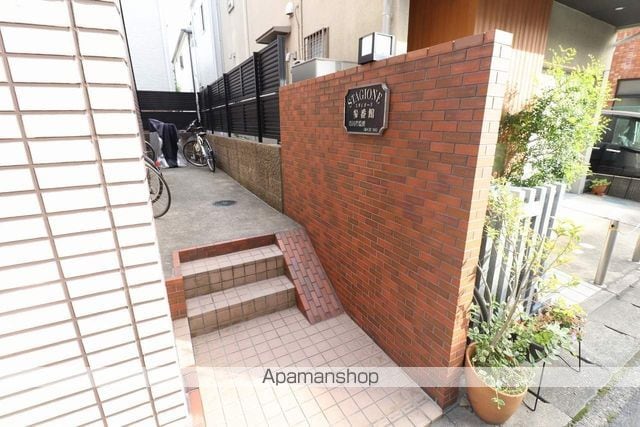 スタジオーネ参番館の玄関写真