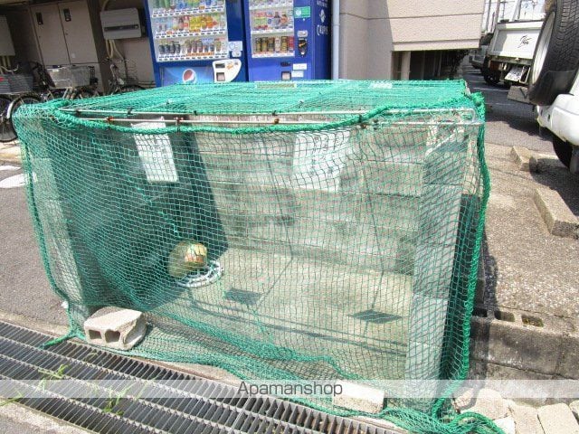 真弓ビルの外観写真