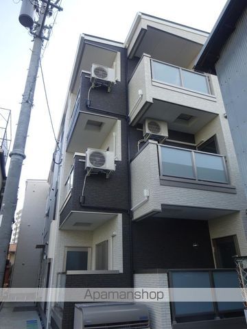 F asecia lipineの外観写真