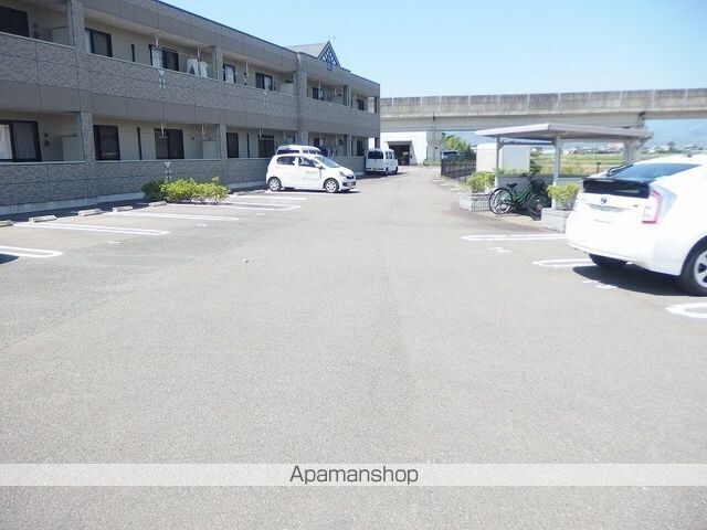 グランデフィアスケッタ[1LDK/40.99m2]の駐車場