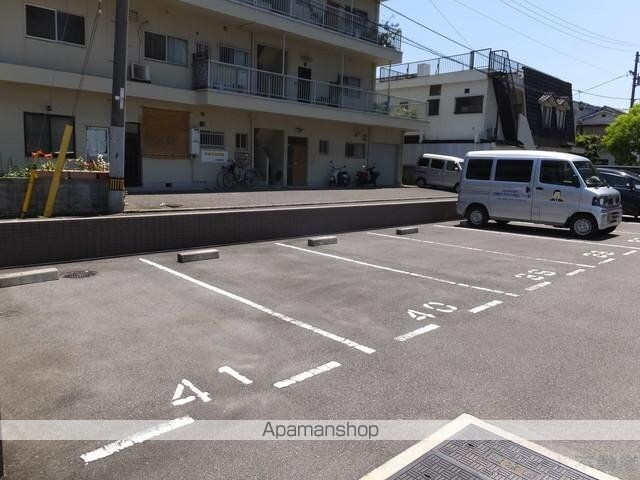 アルファステイツ宮西Ⅱ[3LDK/90.69m2]の駐車場1