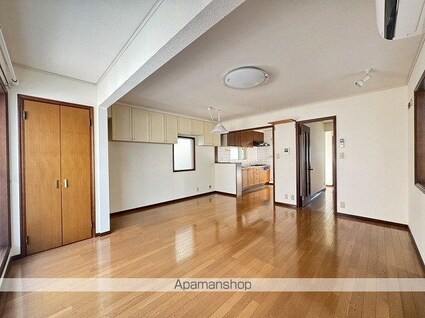 石川貸家[4LDK/133.96m2]の内装1