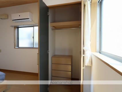 サンオレット[1LDK/58m2]の収納