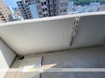 Ｕｒｂａｎ　Ｖｉｓｔａ　中央町[1R/33.48m2]のバルコニー
