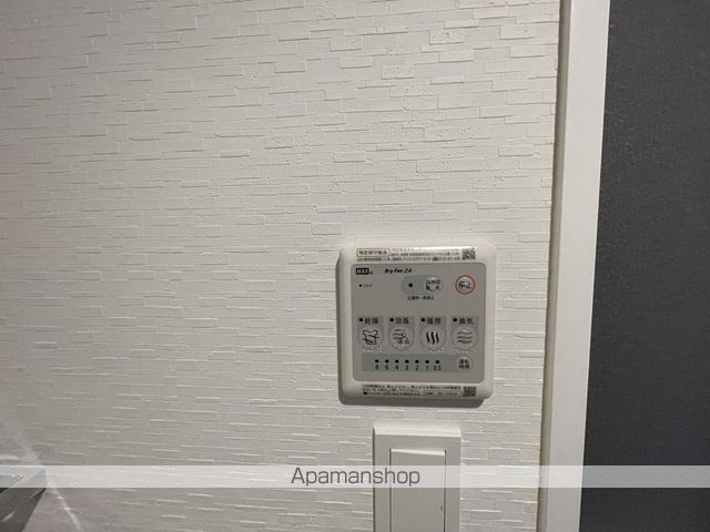 コンフォリア・リヴ新大阪WESTの内装写真