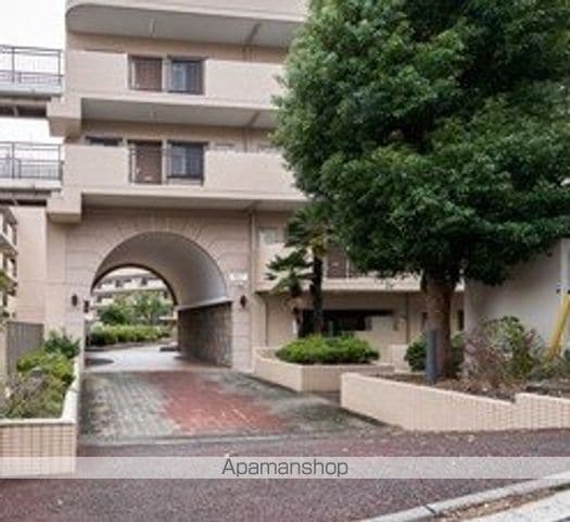 アーバンパーク三ツ池公園Eの玄関写真