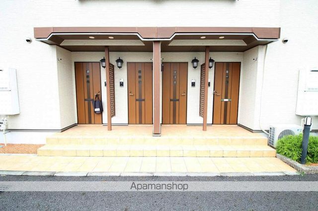 クラニアI号館の玄関写真
