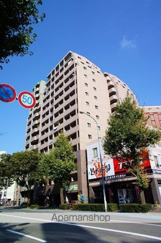 レジディア博多の玄関写真