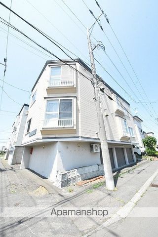 マーチハウスの外観写真