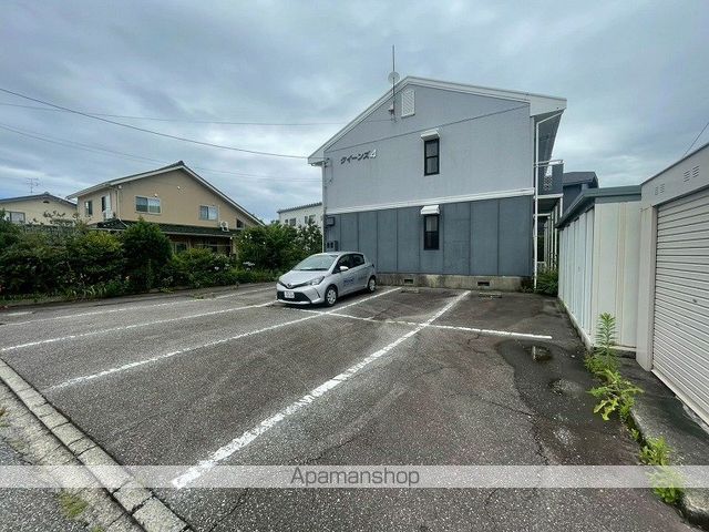 クイーンズ4の外観写真