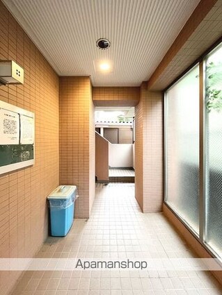 メインステージ中野弥生町[1R/20.08m2]のエントランス