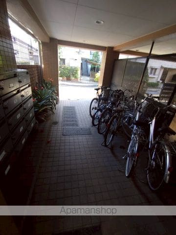フレンズマンションの玄関写真