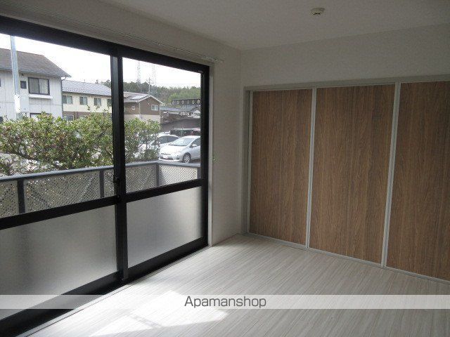 コーポ中的場 II棟の内装写真