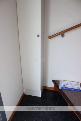 レオパレス本郷Ｂ[1K/28.02m2]の玄関