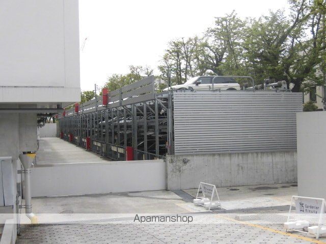 ガーデニエール砧　ＷＥＳＴ[2LDK/67.02m2]の駐車場