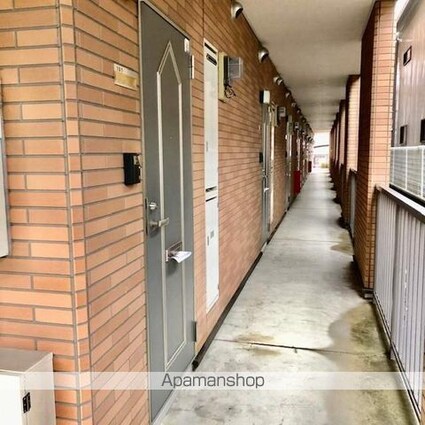 ブルージュⅢ[1K/29.81m2]のエントランス3